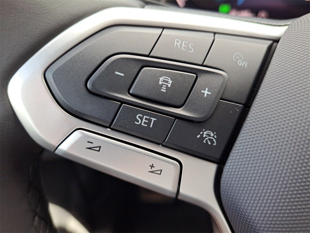 2026 Volkswagen Atlas Cross Sport 2.0T SEL R-Line Black