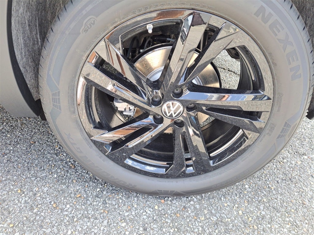 2026 Volkswagen Atlas Cross Sport 2.0T SEL R-Line Black