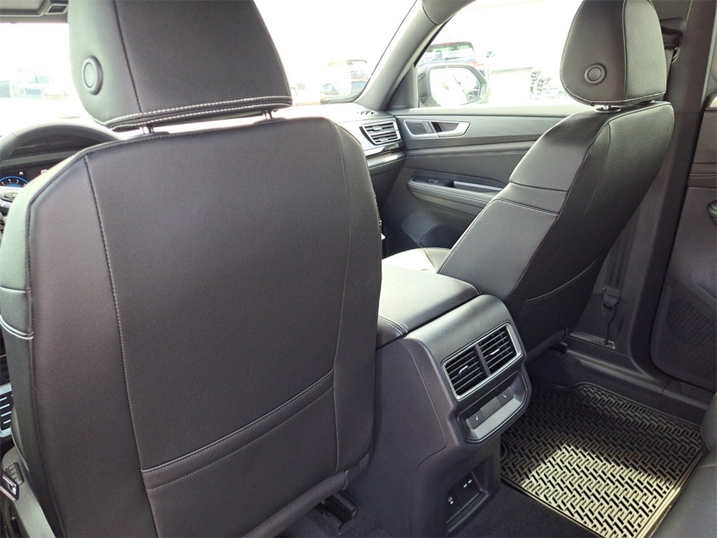 2026 Volkswagen Atlas Cross Sport 2.0T SEL R-Line Black