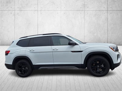 2025 Volkswagen Atlas 2.0T Peak Edition