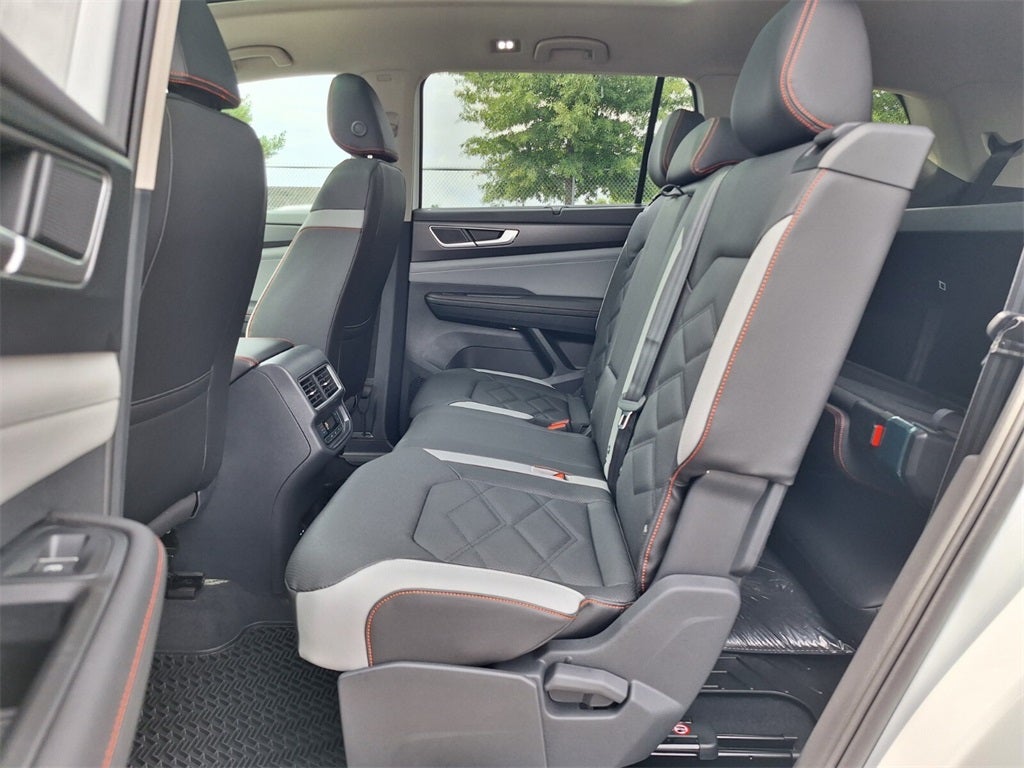 2025 Volkswagen Atlas 2.0T Peak Edition