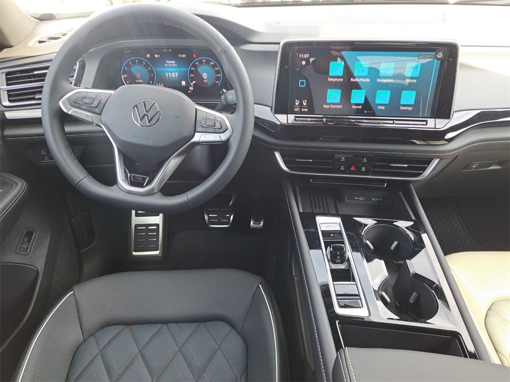 2026 Volkswagen Atlas Cross Sport 2.0T SEL Premium R-Line