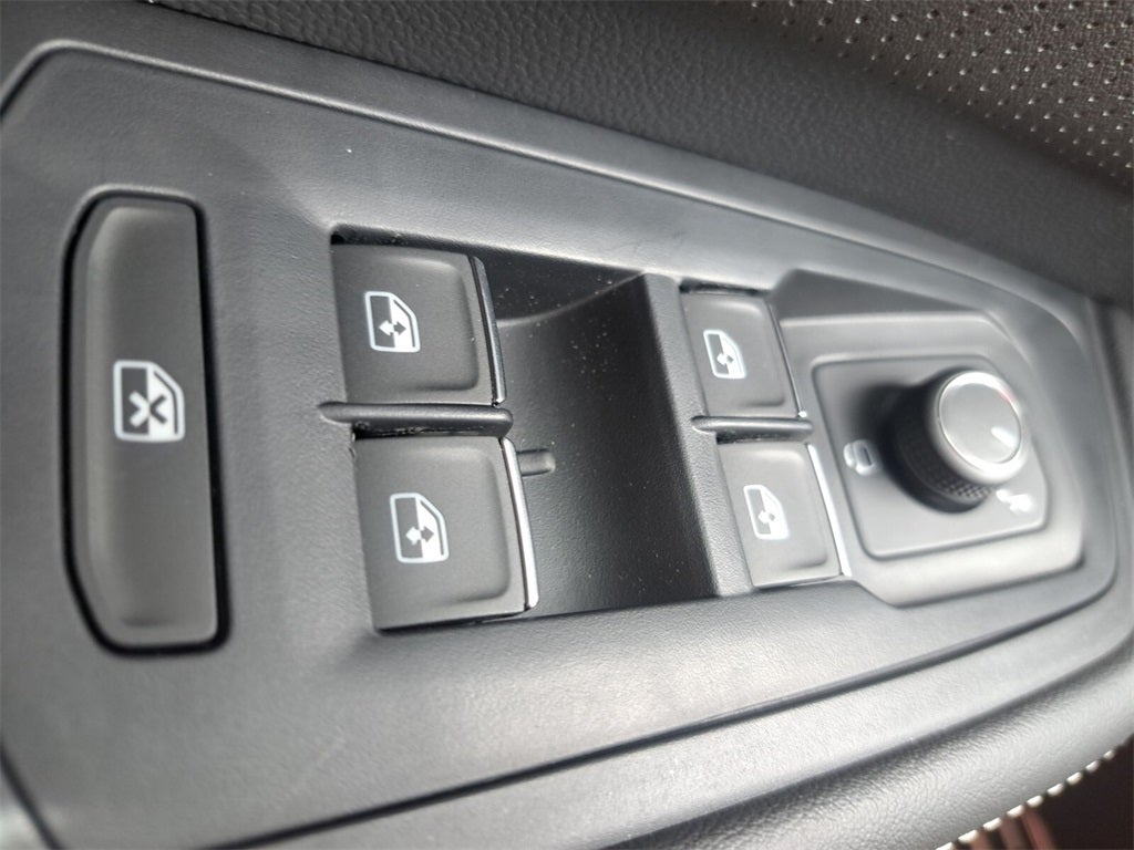 2025 Volkswagen Atlas Cross Sport 2.0T SEL Premium R-Line