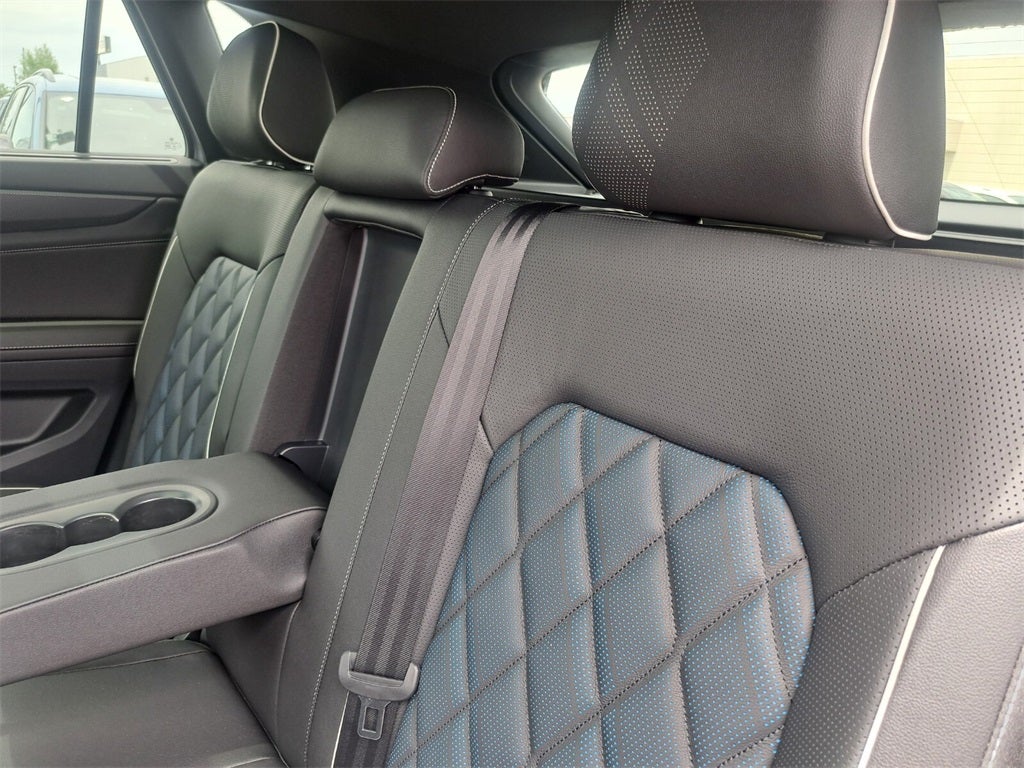 2025 Volkswagen Atlas Cross Sport 2.0T SEL Premium R-Line