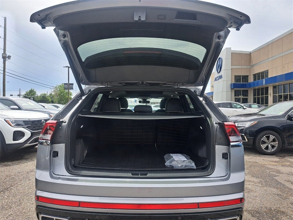 2025 Volkswagen Atlas Cross Sport 2.0T SEL Premium R-Line
