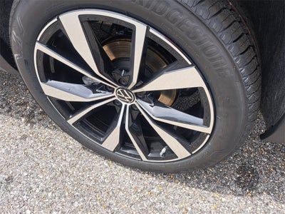 2025 Volkswagen Atlas Cross Sport 2.0T SEL Premium R-Line