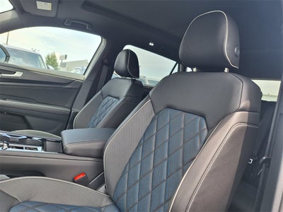 2025 Volkswagen Atlas Cross Sport 2.0T SEL Premium R-Line