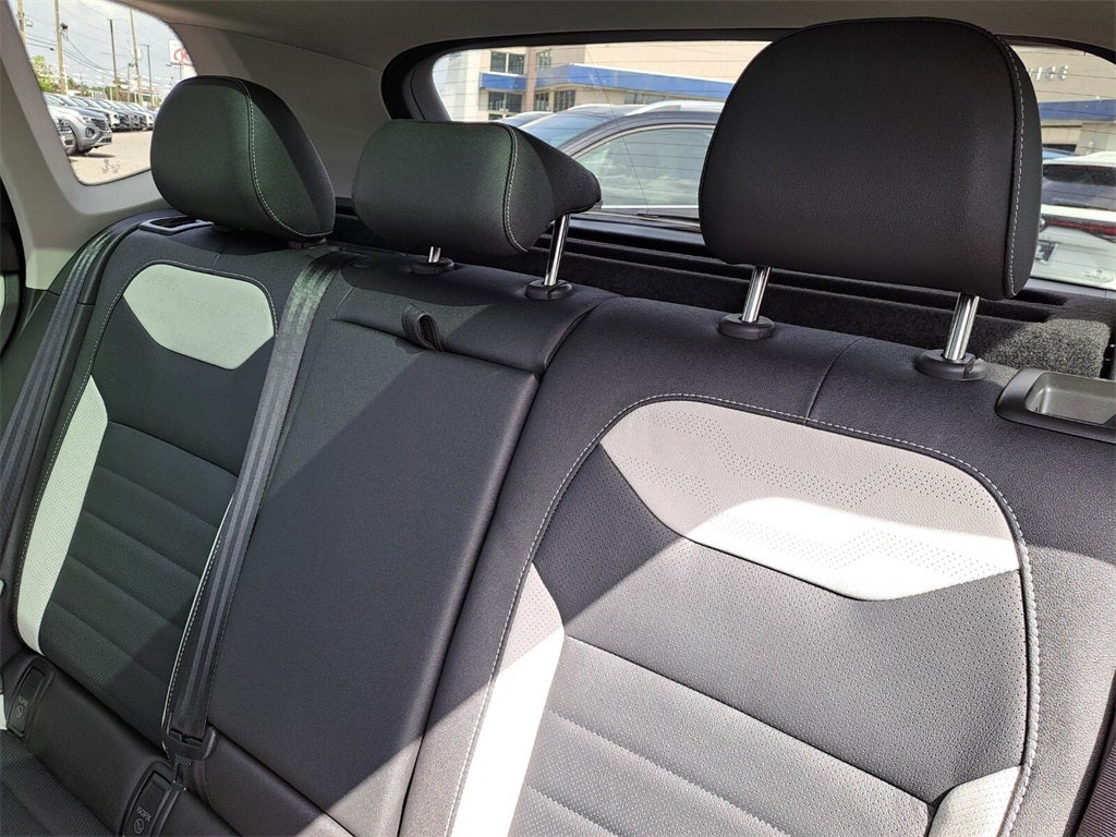 2025 Volkswagen Taos 1.5T SEL