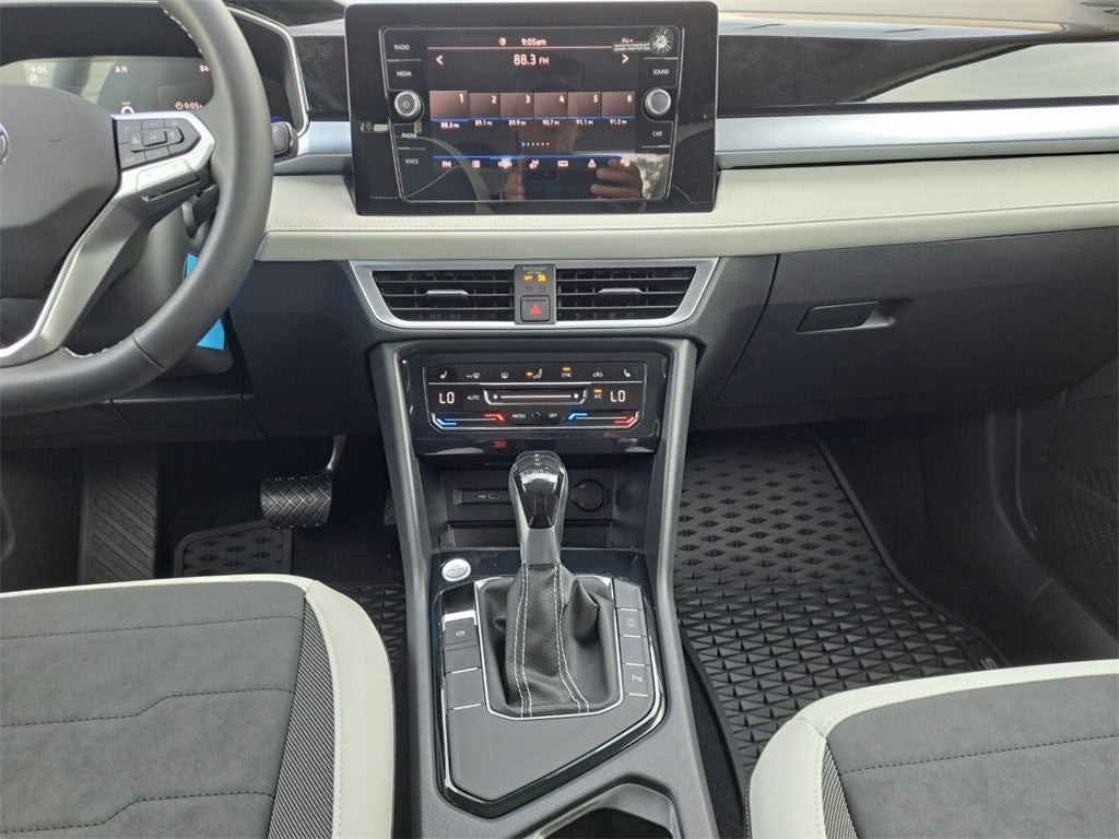 2025 Volkswagen Taos 1.5T SE