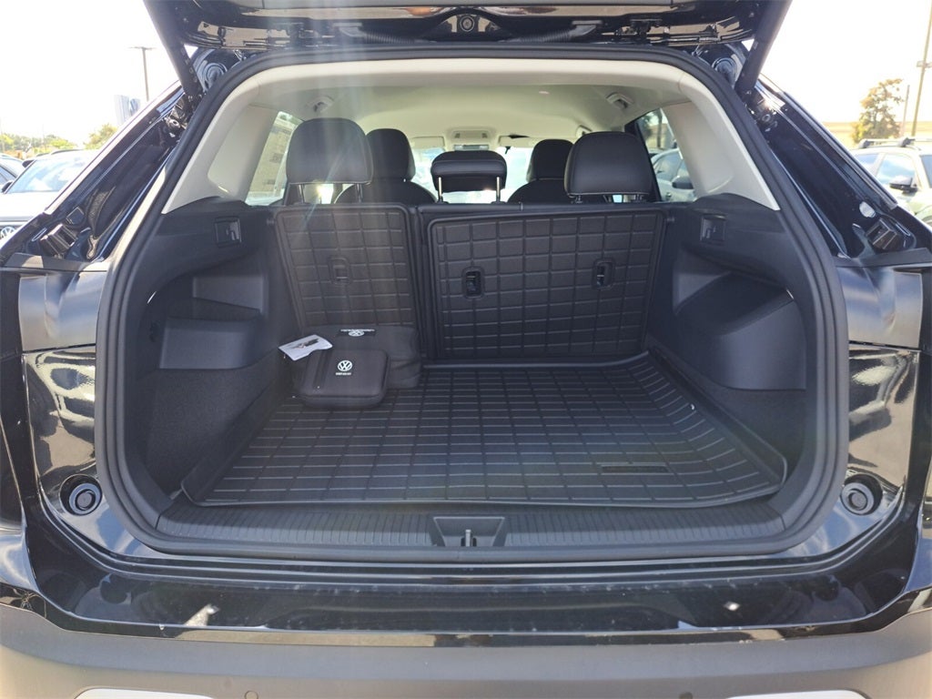 2025 Volkswagen Tiguan 2.0T SE