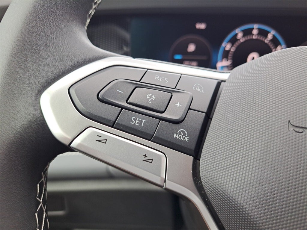 2025 Volkswagen Tiguan 2.0T SE