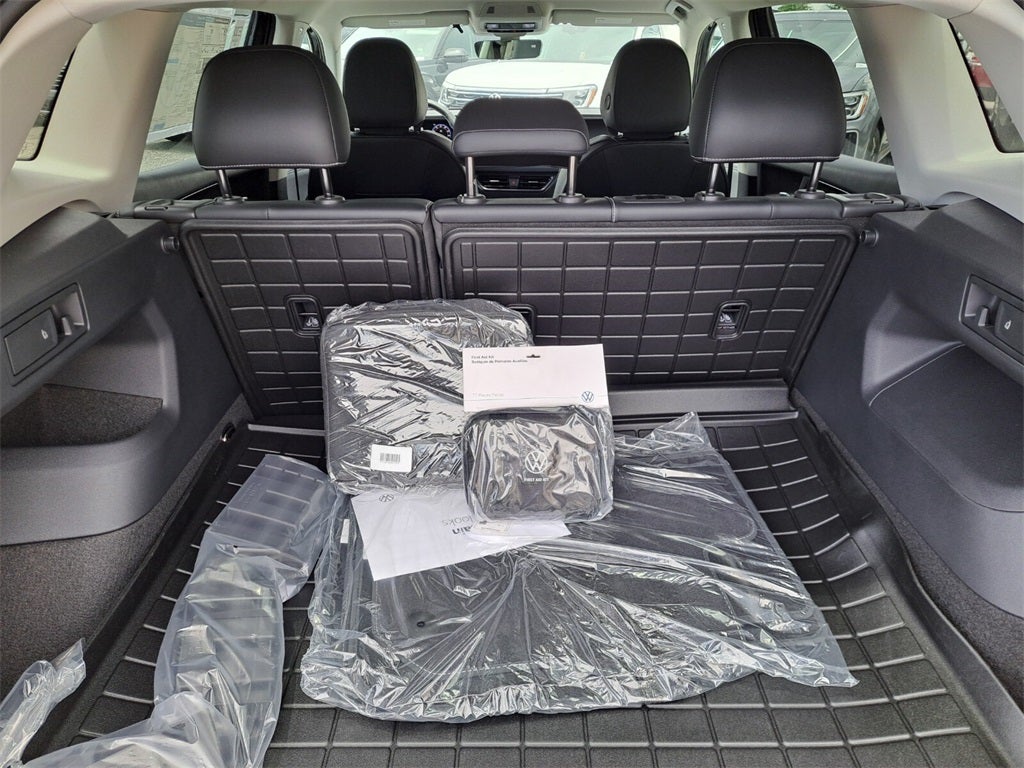 2025 Volkswagen Tiguan 2.0T SE