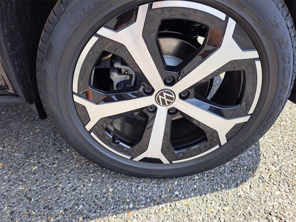 2025 Volkswagen Tiguan 2.0T SE