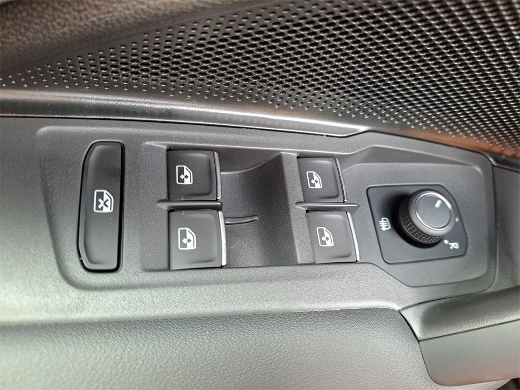 2025 Volkswagen Tiguan 2.0T SE R-Line Black