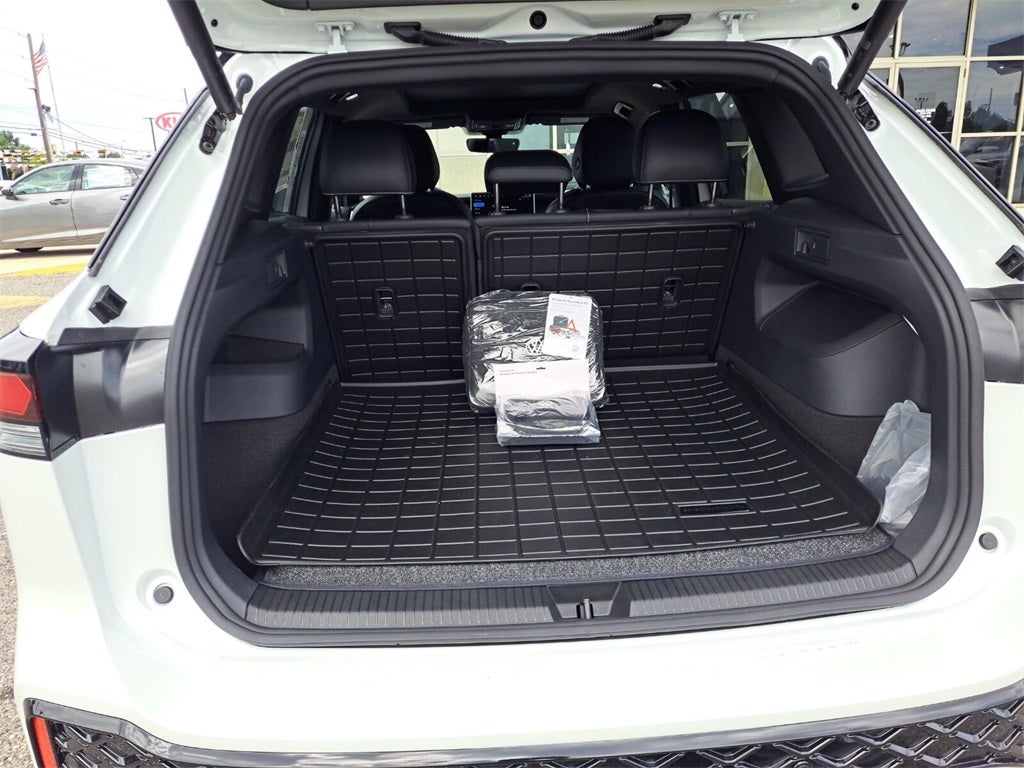 2025 Volkswagen Tiguan 2.0T SE R-Line Black