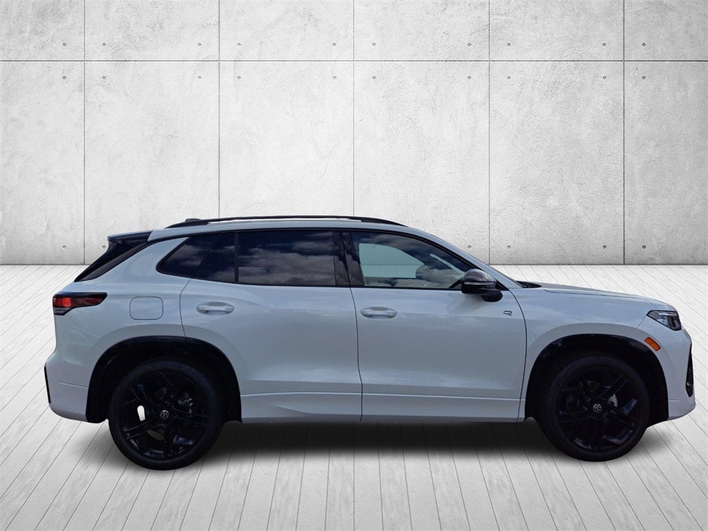 2025 Volkswagen Tiguan 2.0T SE R-Line Black