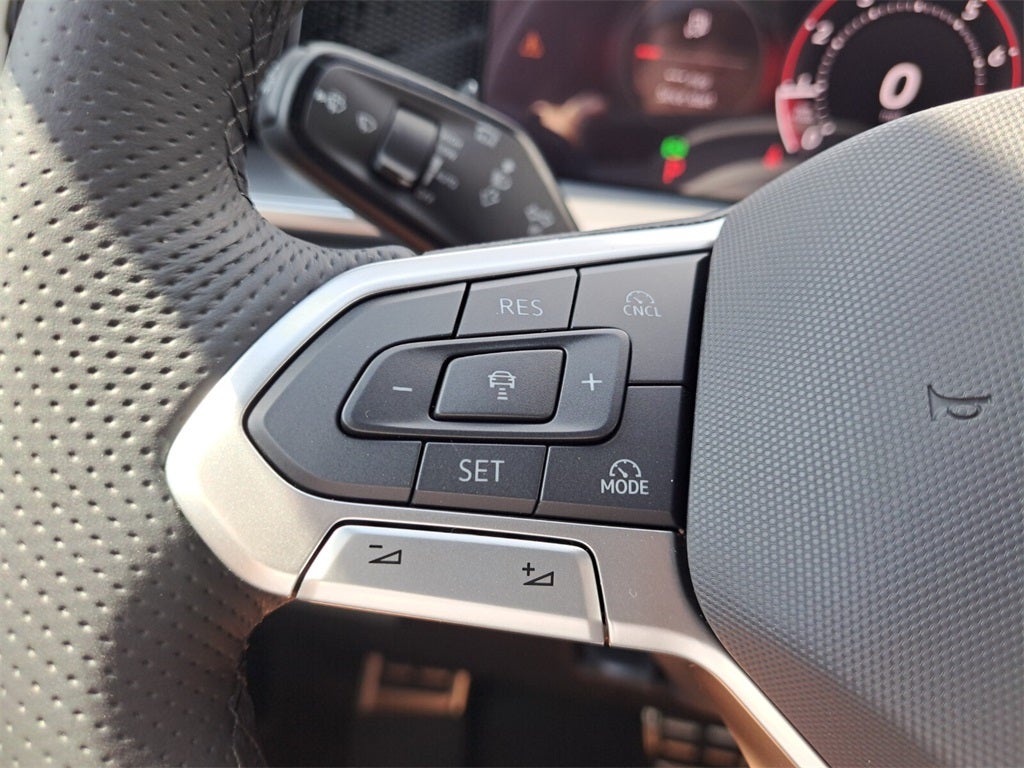 2025 Volkswagen Tiguan 2.0T SE R-Line Black