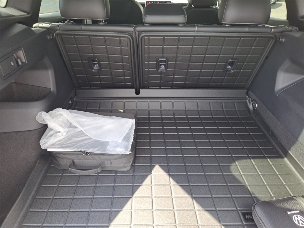 2025 Volkswagen Tiguan 2.0T SE R-Line Black