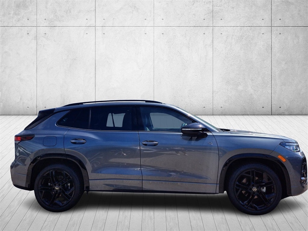 2025 Volkswagen Tiguan 2.0T SE R-Line Black