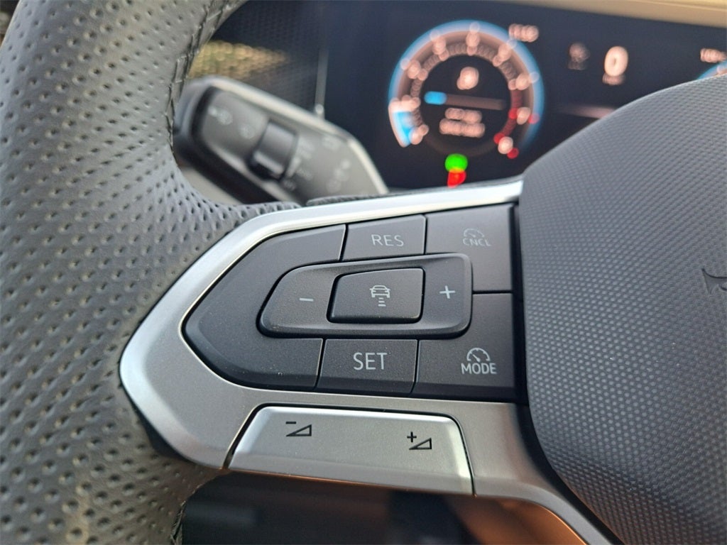 2025 Volkswagen Tiguan 2.0T SE R-Line Black