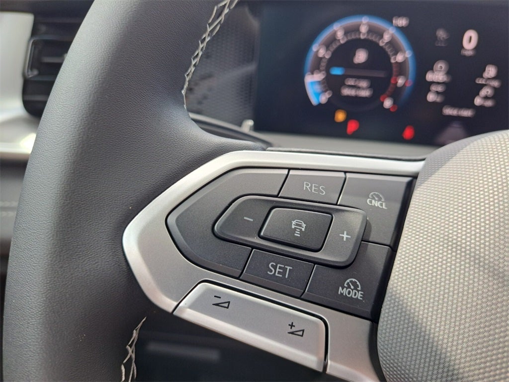 2025 Volkswagen Tiguan 2.0T SE