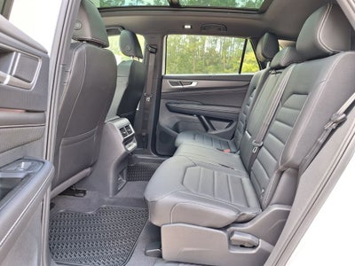 2026 Volkswagen Atlas Cross Sport 2.0T SEL R-Line Black