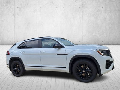 2026 Volkswagen Atlas Cross Sport 2.0T SEL R-Line Black