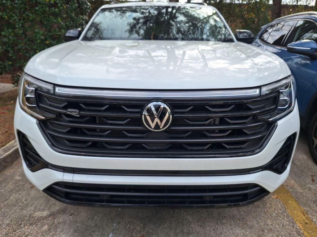 2025 Volkswagen Atlas Cross Sport 2.0T SEL R-Line Black