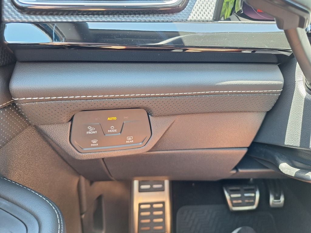 2025 Volkswagen Atlas Cross Sport 2.0T SEL R-Line Black