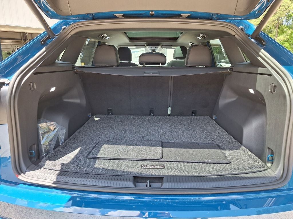 2025 Volkswagen Atlas Cross Sport 2.0T SEL R-Line Black