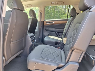 2025 Volkswagen Atlas 2.0T SE w/Technology