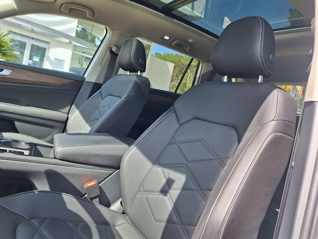 2025 Volkswagen Atlas 2.0T SE w/Technology