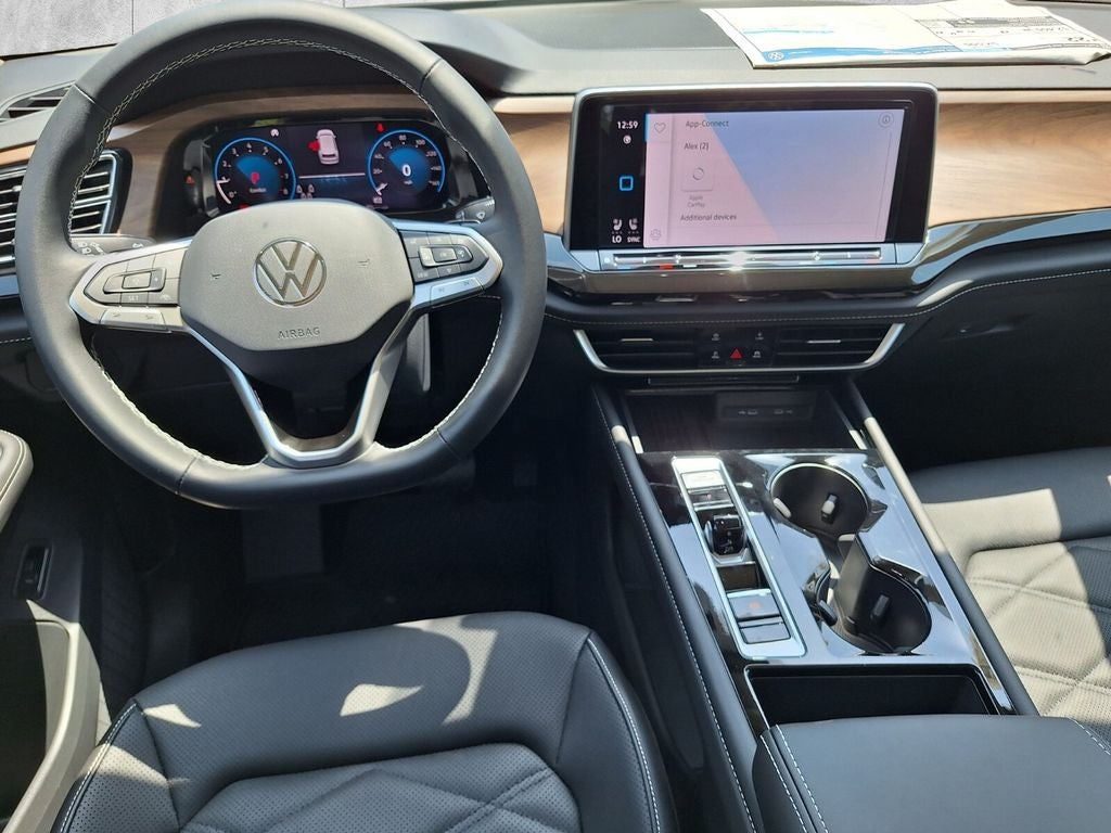 2025 Volkswagen Atlas 2.0T SE w/Technology