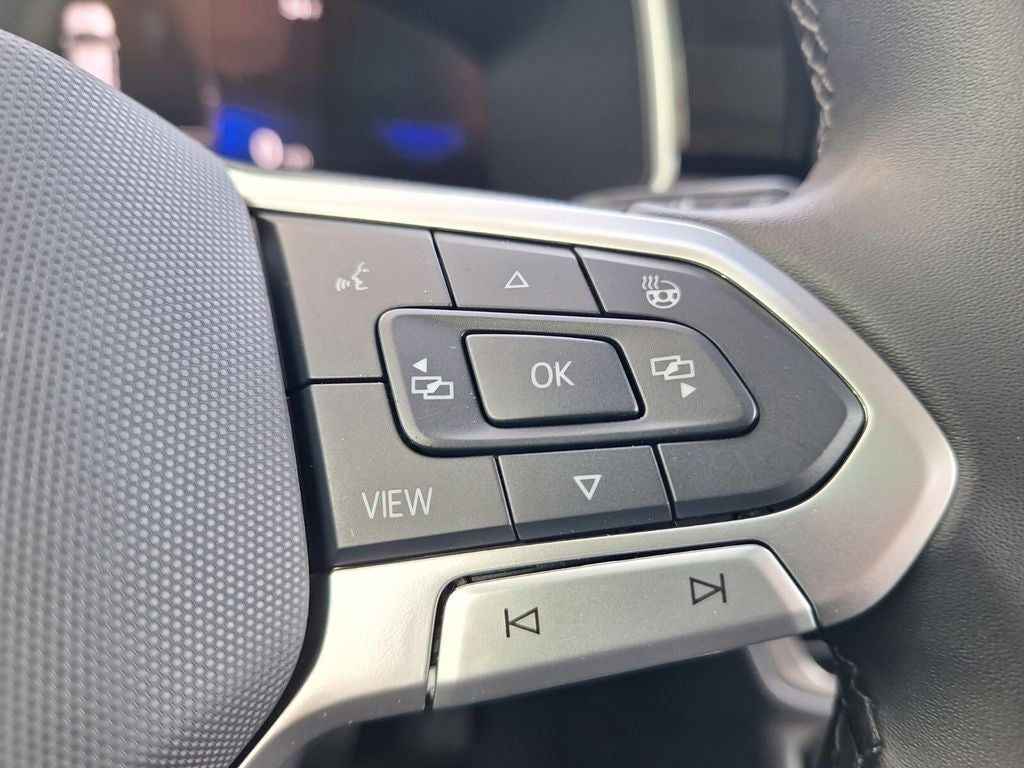 2026 Volkswagen Taos 1.5T SE Black