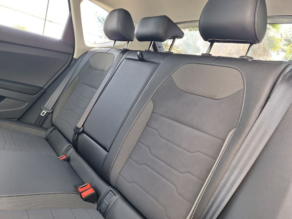 2026 Volkswagen Taos 1.5T SE Black