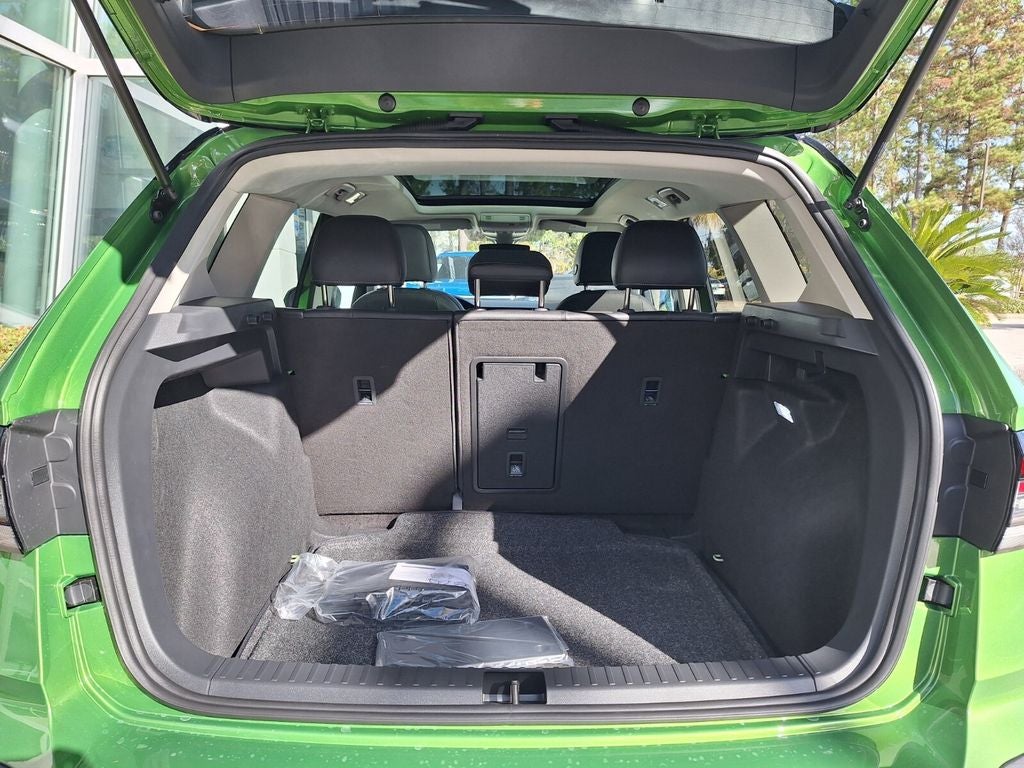 2026 Volkswagen Taos 1.5T SE Black