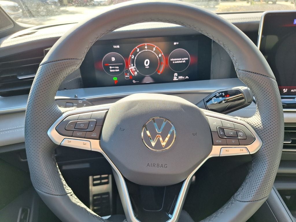 2026 Volkswagen Tiguan 2.0T SE R-Line Black
