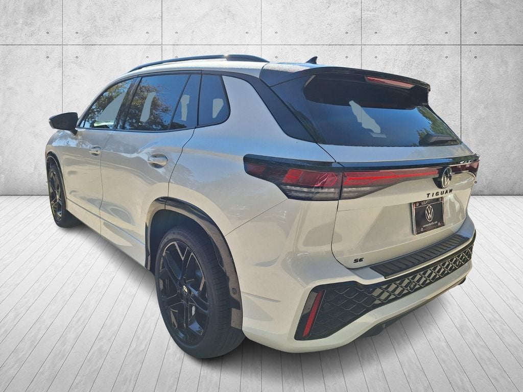 2026 Volkswagen Tiguan 2.0T SE R-Line Black