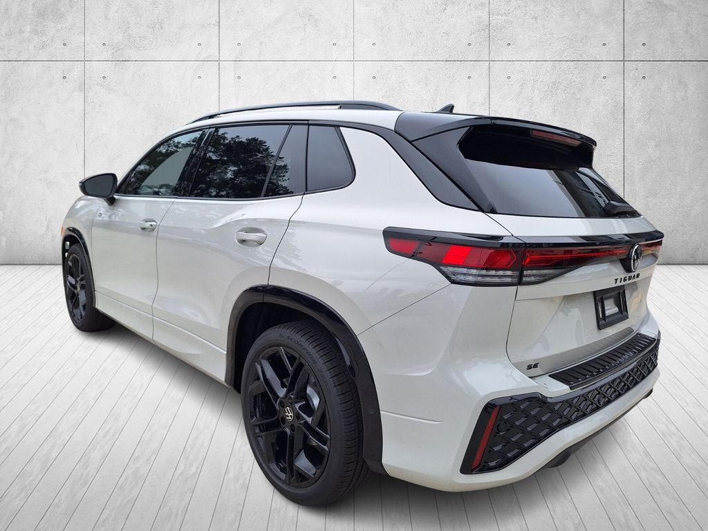 2026 Volkswagen Tiguan 2.0T SE R-Line Black