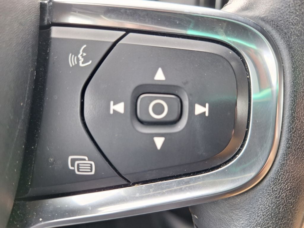 2019 Volvo XC40 Momentum