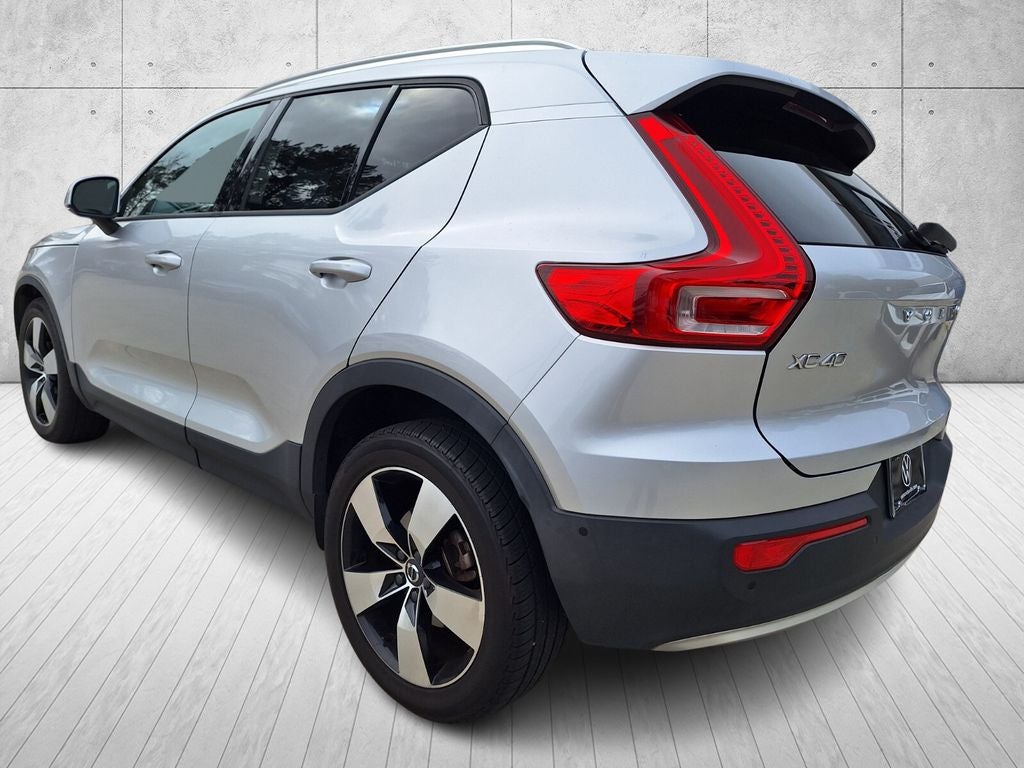 2019 Volvo XC40 Momentum