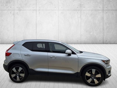 2019 Volvo XC40 Momentum